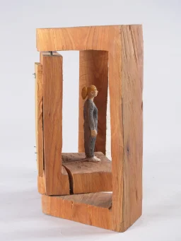 Wing Object – Woman in Blue – Hauptbild